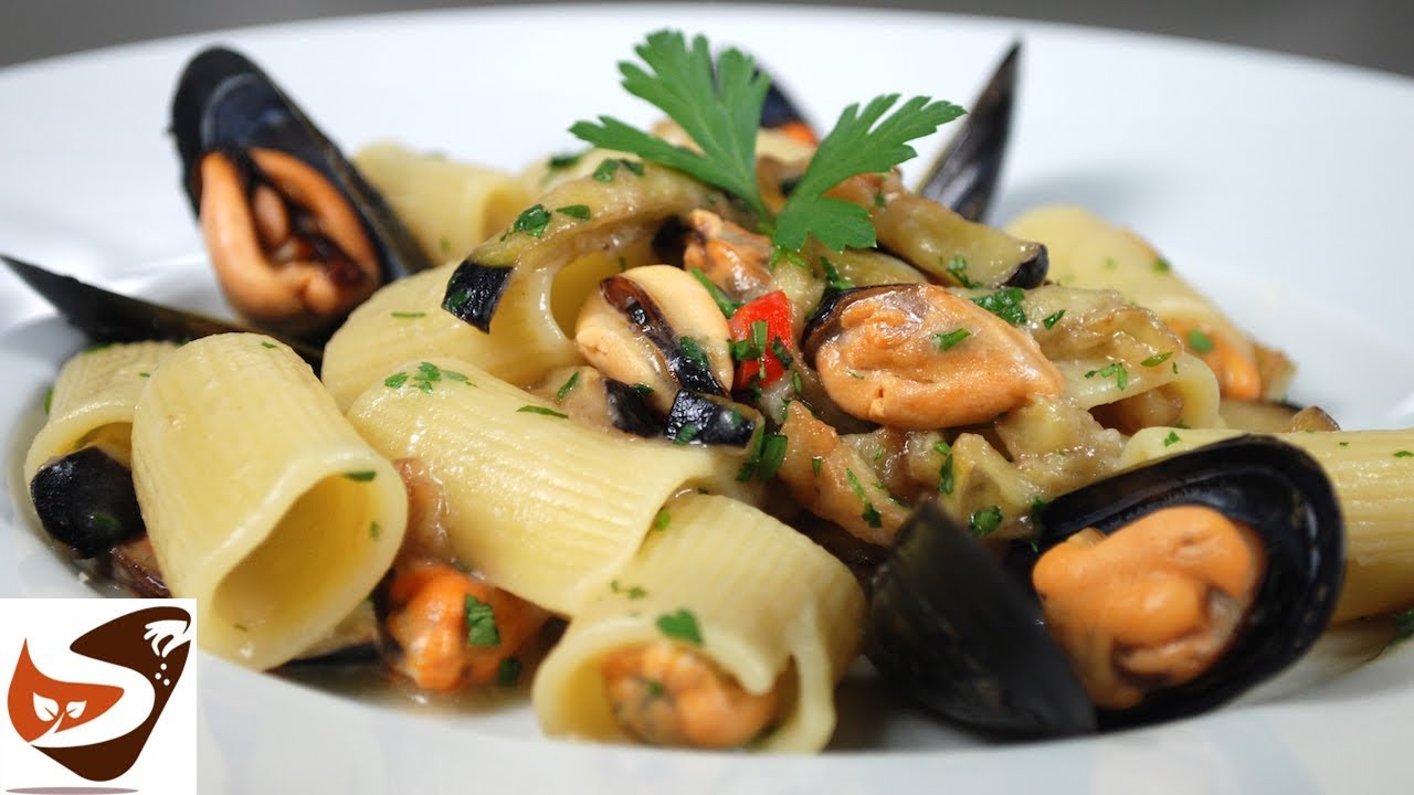 Pasta con cozze e melanzane, i profumi del mare con i sapori della terra. Primi piatti