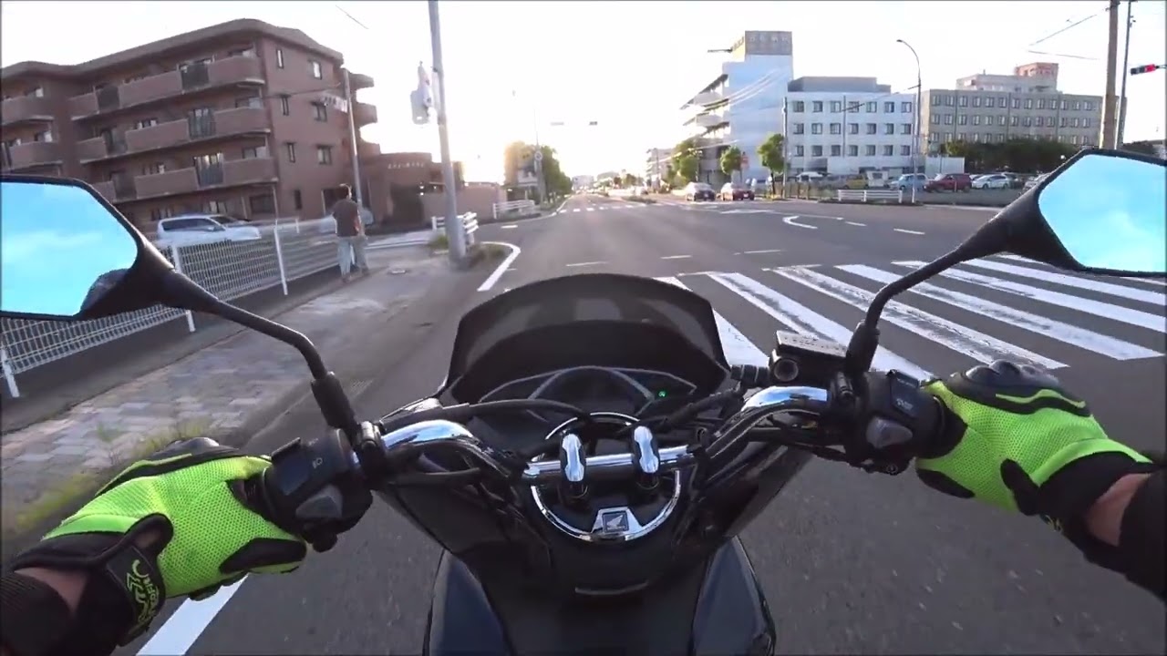 HONDAのバイクを見てきて、 PCXを検討してみた