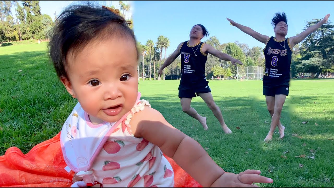 Veyda is officially CRAWLING crawling! + She finally realized that her daddy is hilarious 😂