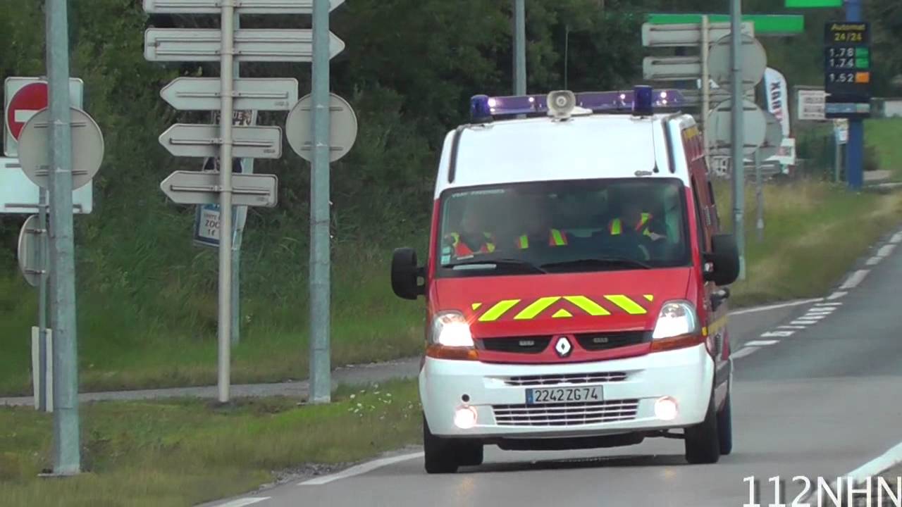 Emergency vehicles responding code3 France