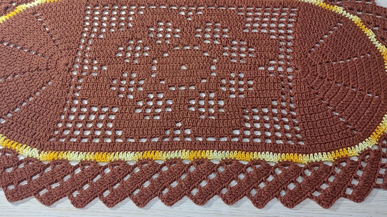 🌸Tapete oval floral de crochê, com bico espiral 🌸