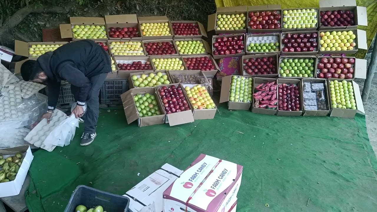 Shimla road side fruit stall..20 jan 2026..#appple#