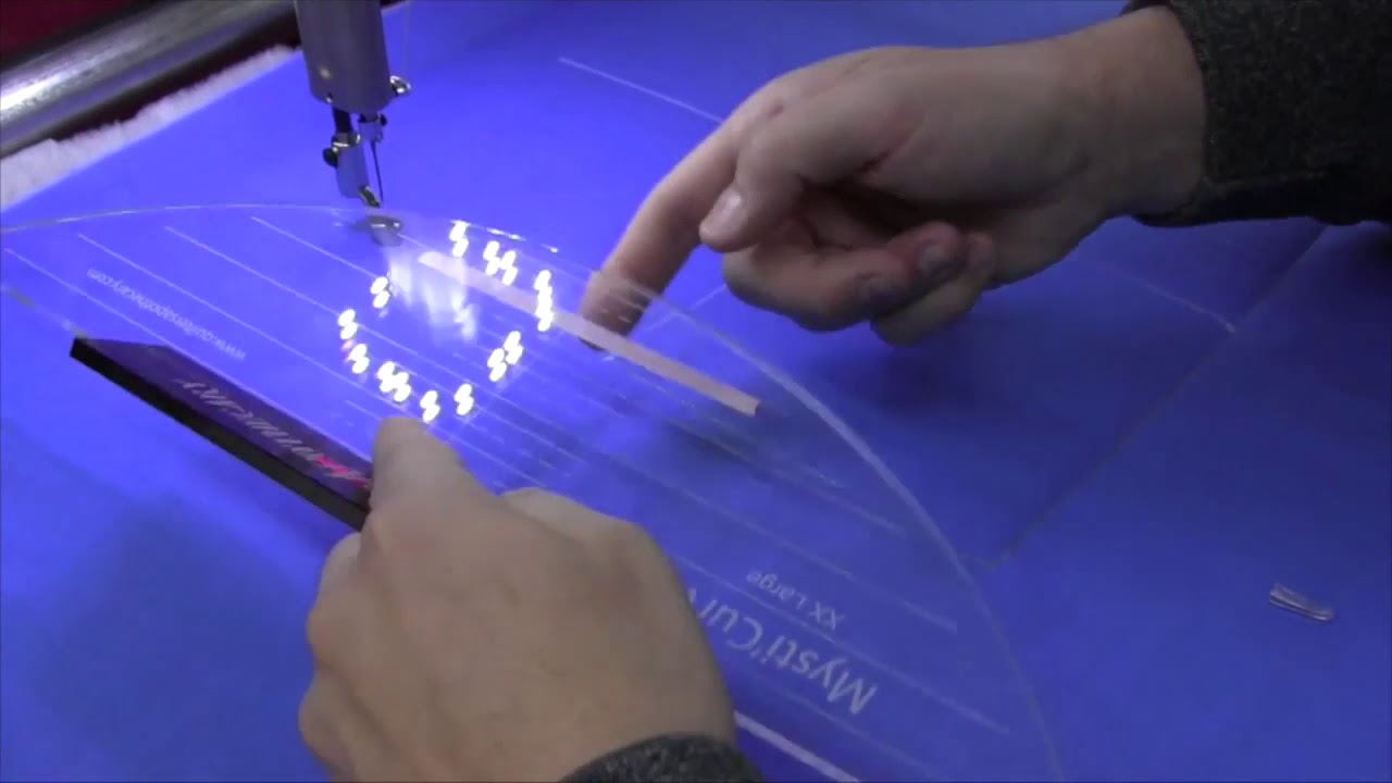 Curved Cross Hatch in Triangle