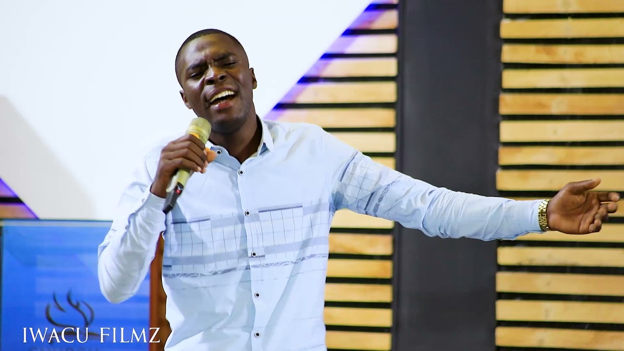🙏👌Musuhuke ADUKUMBUJE INDIRIMBO ZA KERA -UBURABYO - Ayii MANA YUKURI -