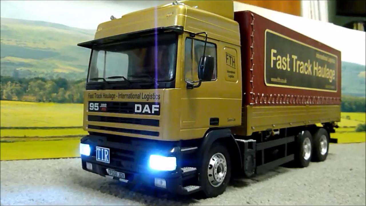 Italeri 1:24 scale DAF 95 Canvas with added lights