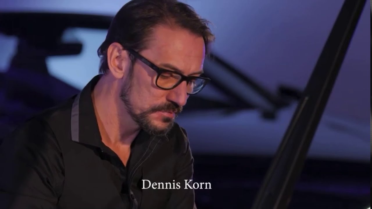 SNOW IN APRIL - Dennis Korn (Live at Lexus Forum Frankfurt, 13.12. 2020)