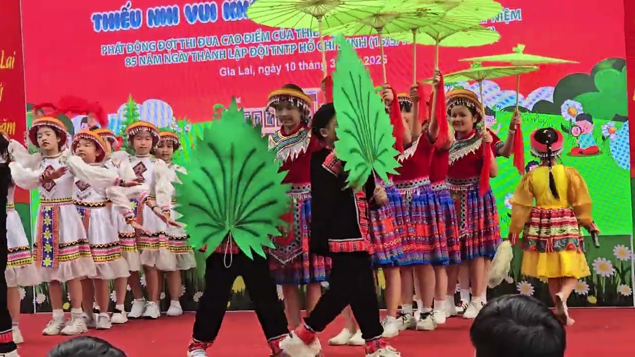 Đi học sinh xa (Elsa Thảo Nguyên và HS lớp 5 TH Lý Thường Kiệt, Quy Nhơn) 