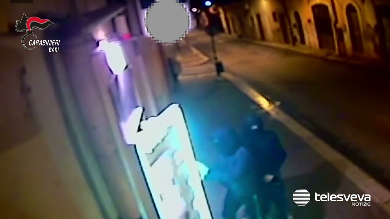 Furti con scasso a distributori di tabacchi e stazioni di servizio nel Barese, 4 arresti