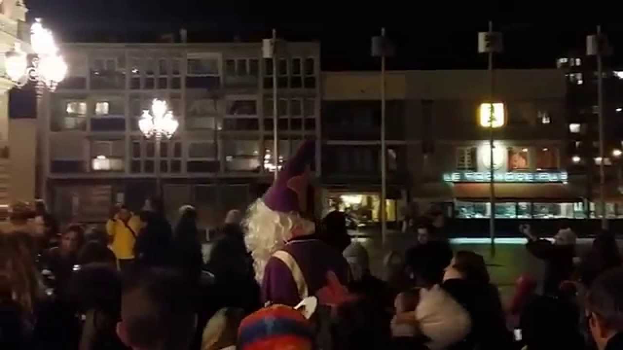 Dunkerque, les habitants de chaque quartier jeunes et moins jeunes fêtent Saint Martin .