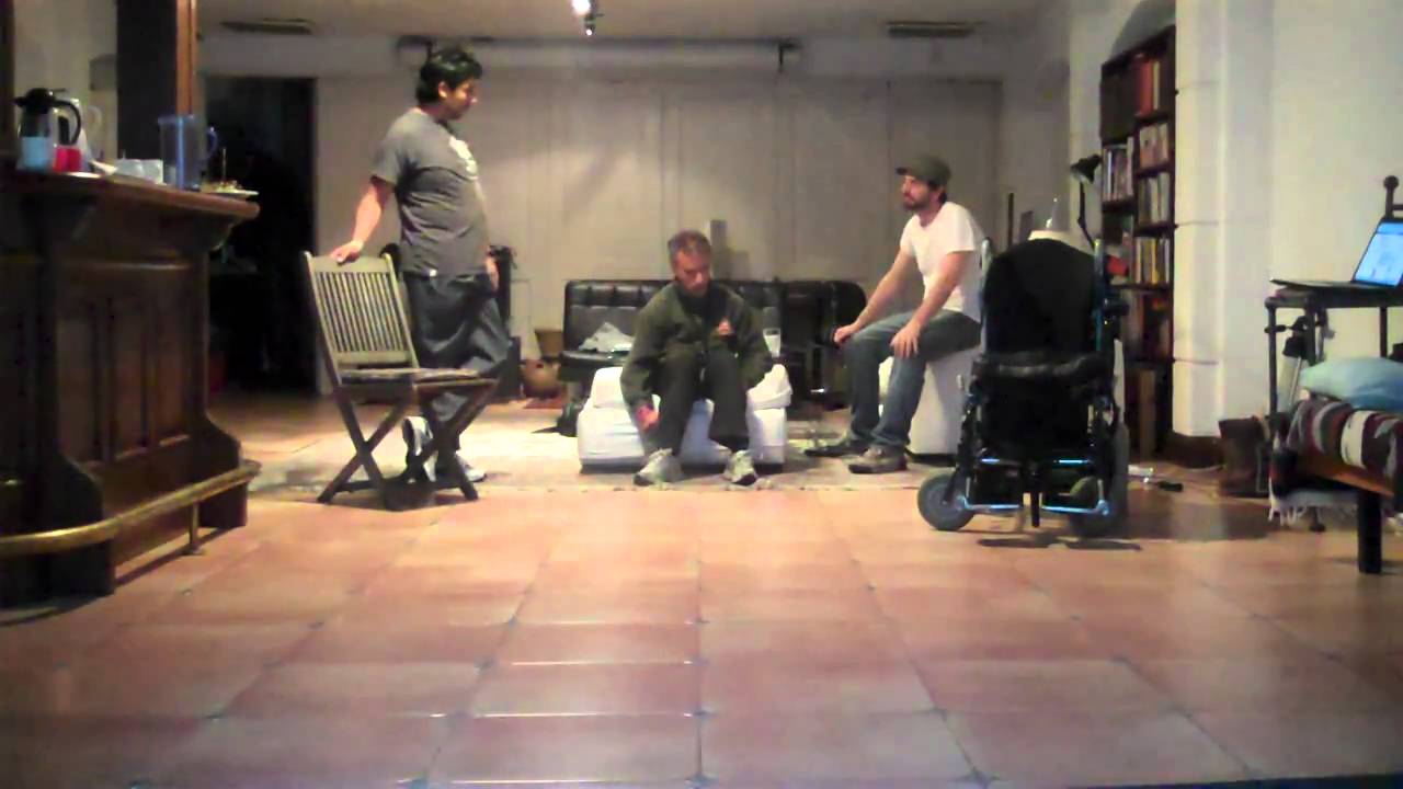 Gabriel Avruj: first time with help, trying steps on the ground walk after 24 years of quadriplegia