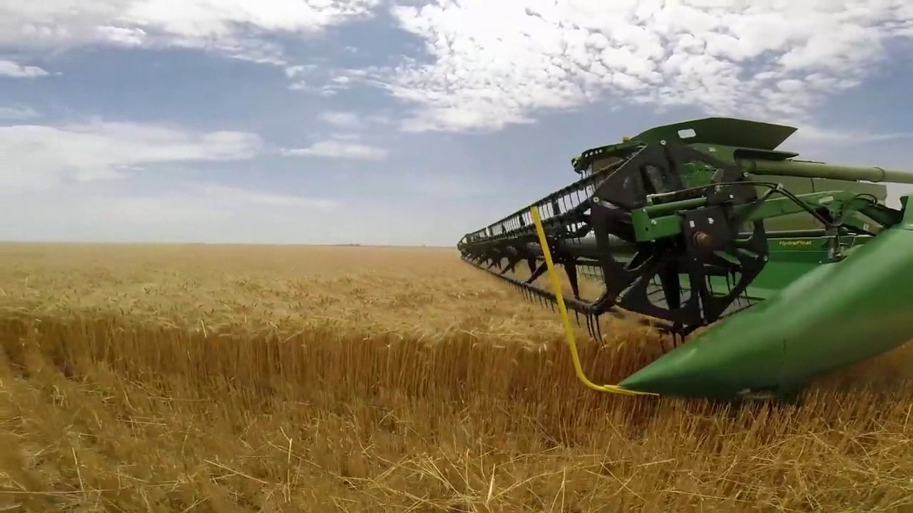 Вот чем нужно убирать урожай(John Deere S680's)