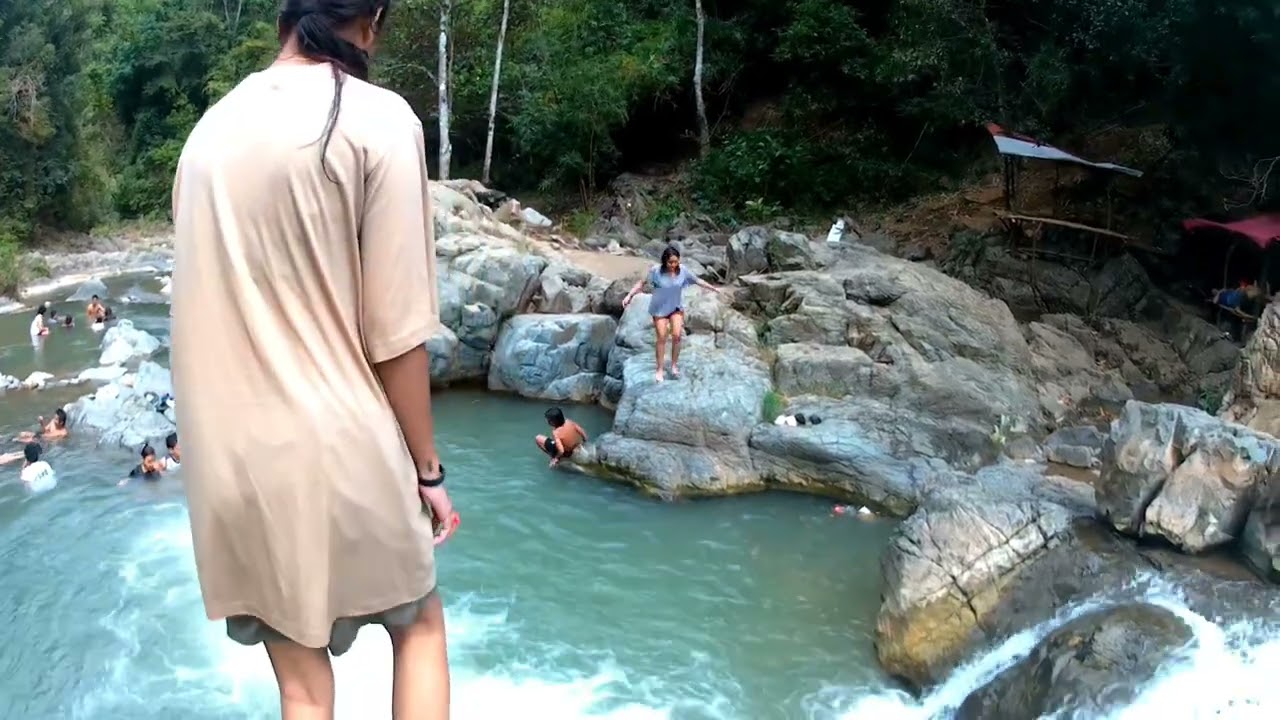 Tamang talon² lang,bawal mag dive at maraming bato.