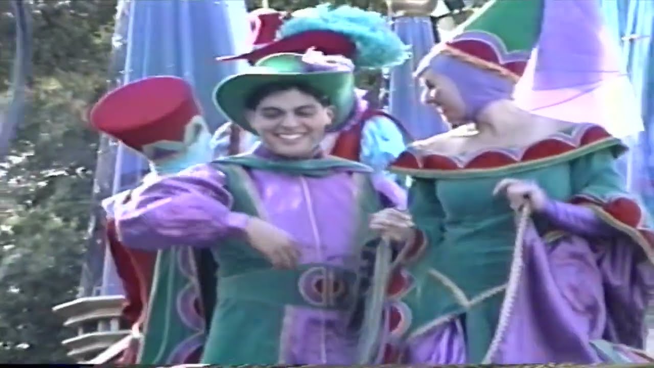 Very Merry Christmas Parade  (Disneyland 1991)
