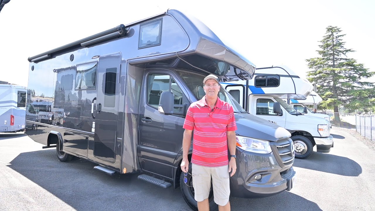 The RV Corral 2026 Dynamax Isata 3 24SSSFXM Stock # NC-909