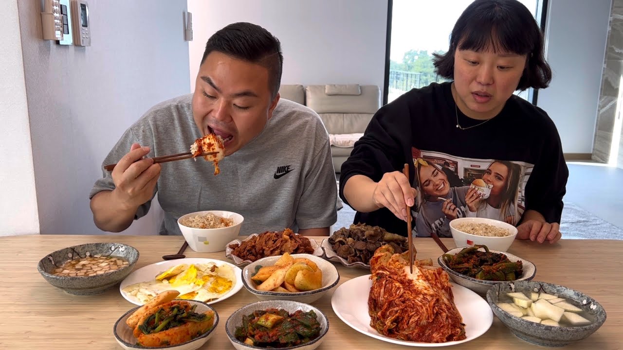이사와서 첫 김장하기~! 20분안에 10kg 김장 끝내는법!! 그리고 맛있게 김장김치 먹방 (ft.연탄불고기) | Home meal (Kimchi, Bulgogi) Mukbang