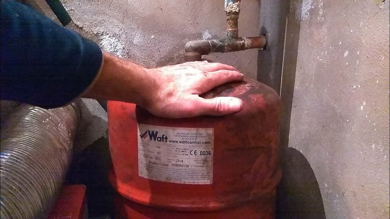 CAMBIO el VASO de EXPANSIÓN y la VÁLVULA de SEGURIDAD en una CALEFACCIÓN. #elfontaneroencasa #pvc