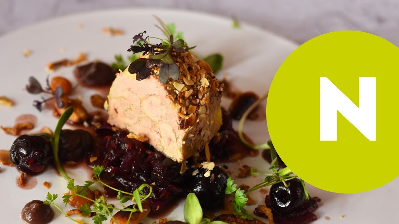 Sült, préselt libamáj gyömbéres-cseresznyés hagymalekvárral recept | Nosalty