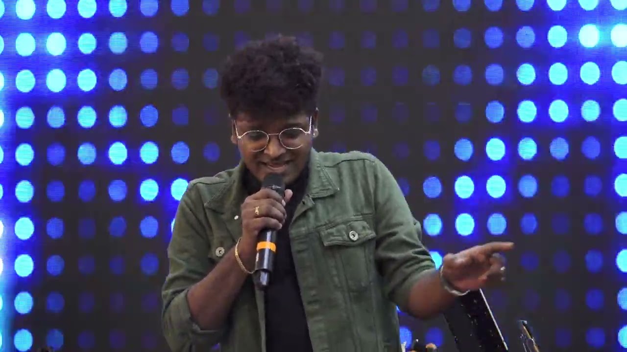 azhagiya lyla Song live Ajay Krishna