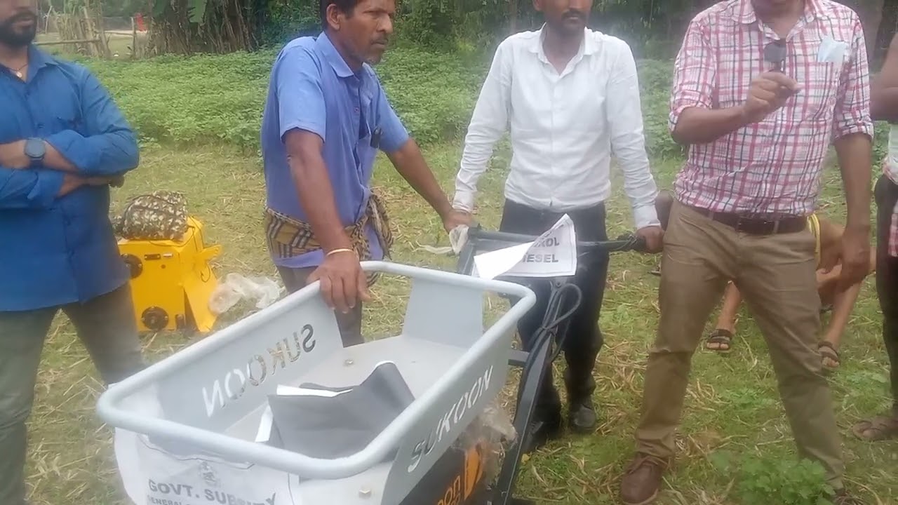 Electric power tiller.