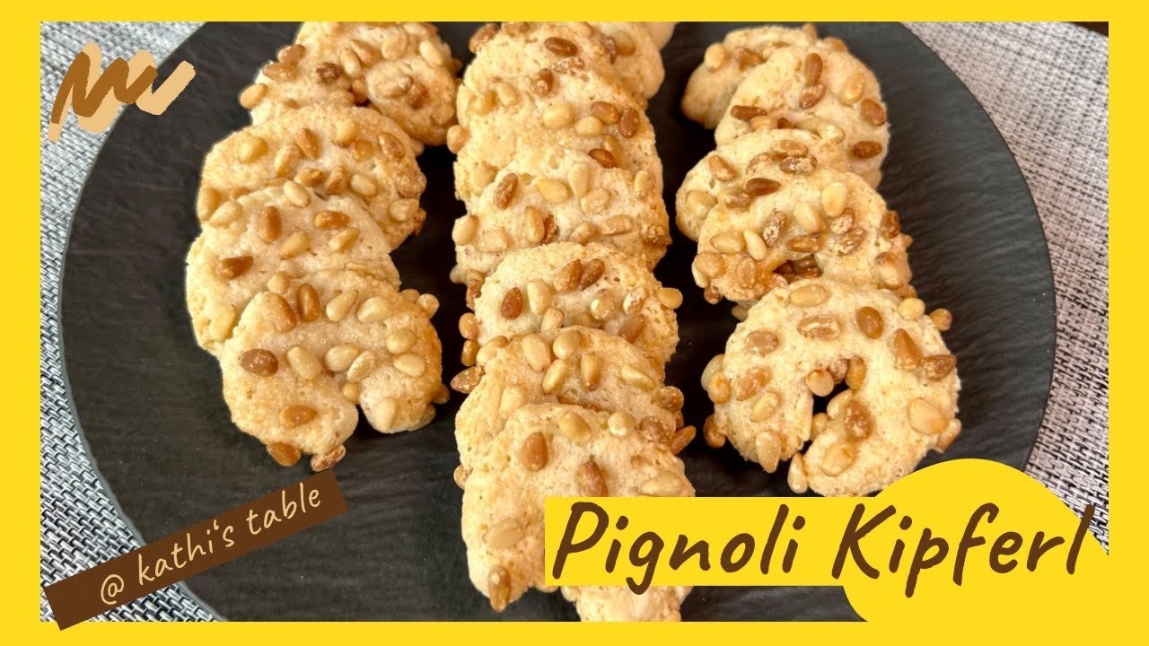 Pignoli Kipferl / Mandelgeb&auml;ck / Weihnachtsb&auml;ckerei / Pl&auml;tzchen / @ kathi&lsquo;s table
