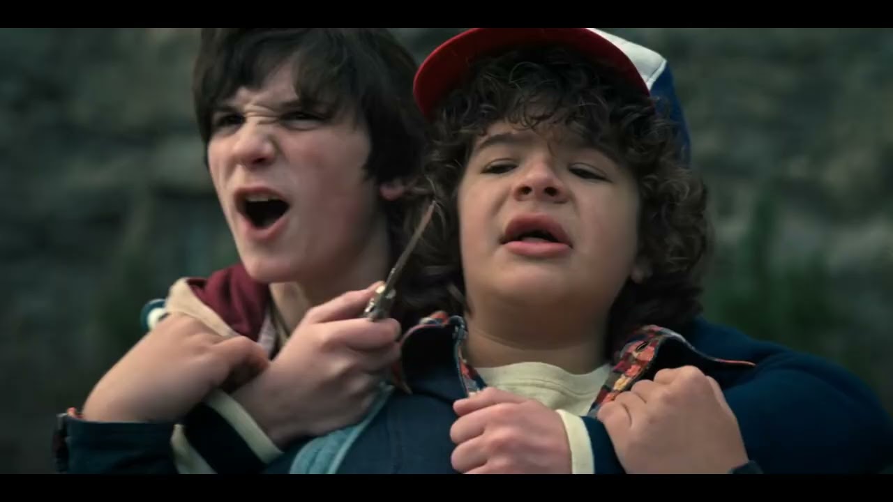 Eleven Saves Dustin & Mike From Bullies | Eleven's Showing Her Powers | Stranger Things | 2022