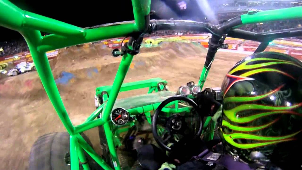 GoPro HD: Advance Auto Parts Monster Jam World Finals - Las Vegas 2011 - Grave Digger Uncut