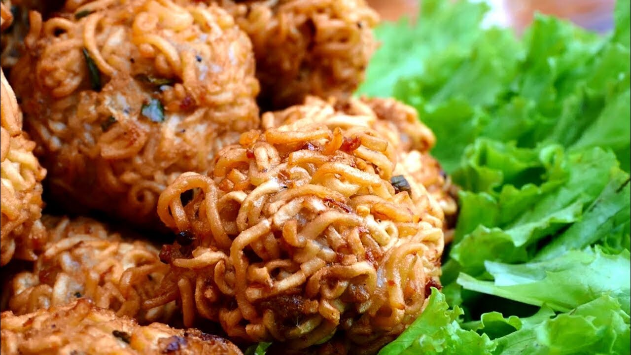 Yummy Yellow Noodle Cooking Chopped Pork - Yellow Noodle Rolling - Cooking With Sros