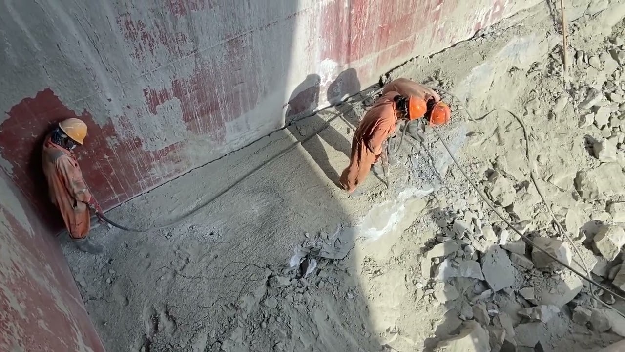 Bulk Carrier cement cargo wet damage
