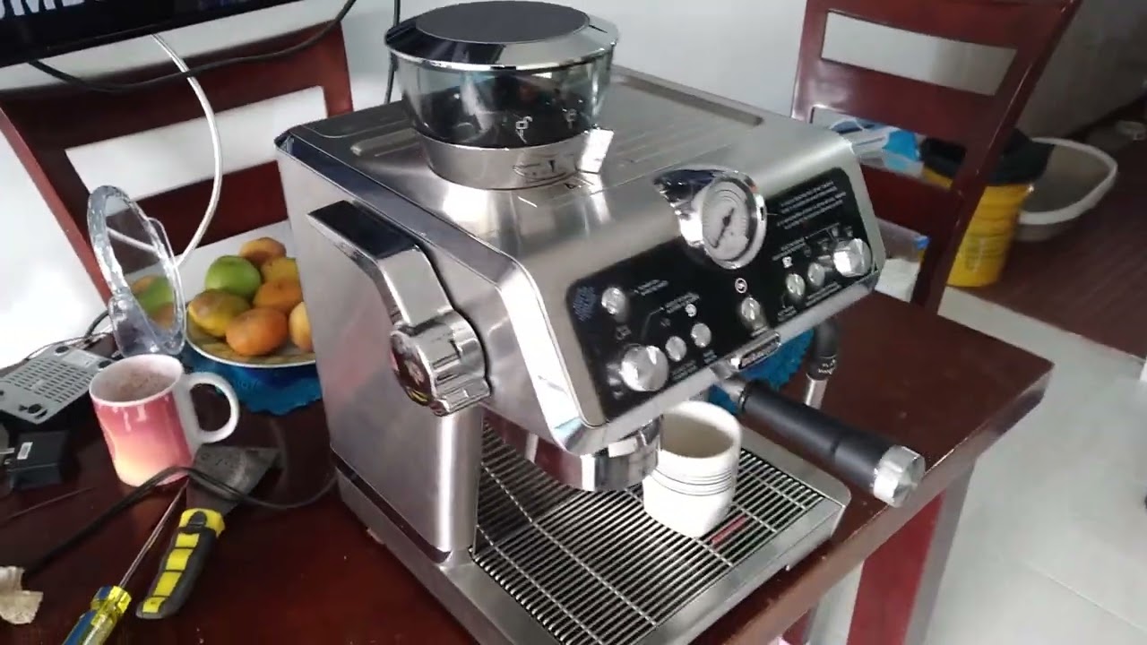 ESPECIALISTA DELONGHI change body leak water