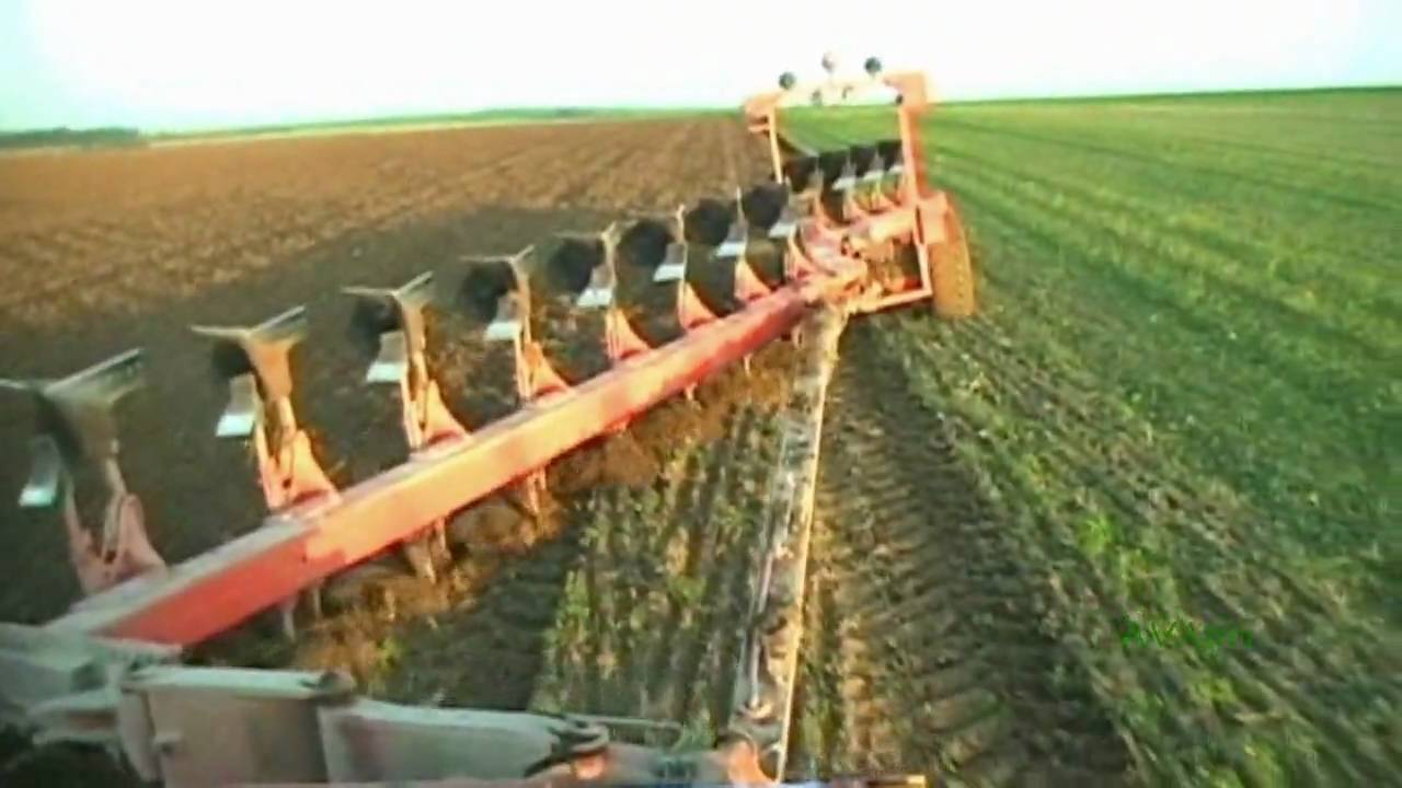 Labour 2009 avec un JOHN DEERE 8400 et une charrue KUHN de 12 fers