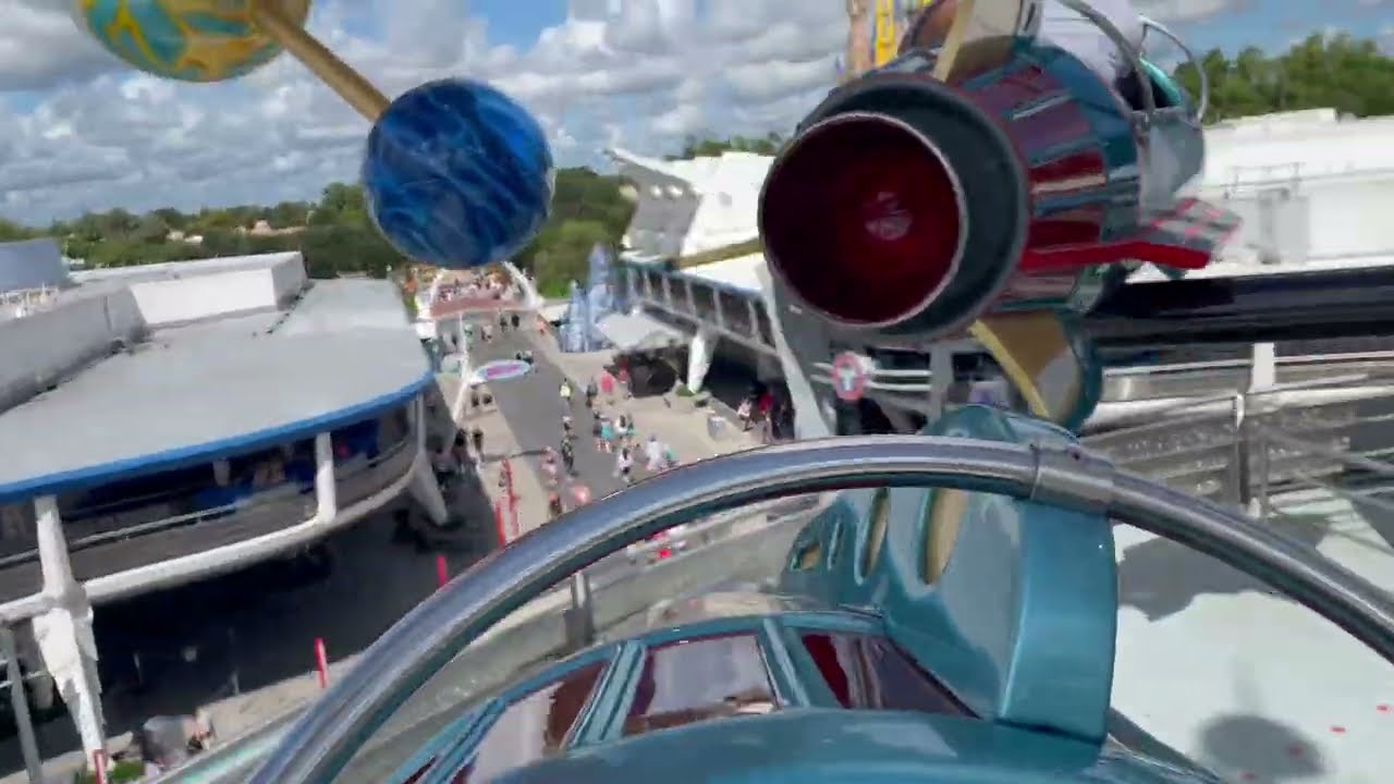 Astro Orbiter: a POV ride experience.