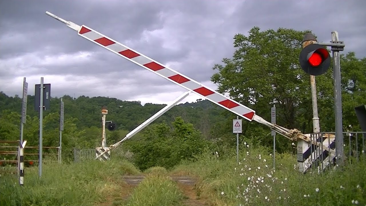 Spoorwegovergang San Nicola Manfredi (I) // Railroad crossing // Passaggio a livello