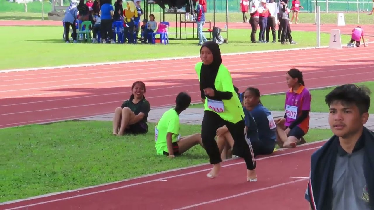 Lompat Jauh (Perempuan 18TKB) - SMK KENINGAU 2022
