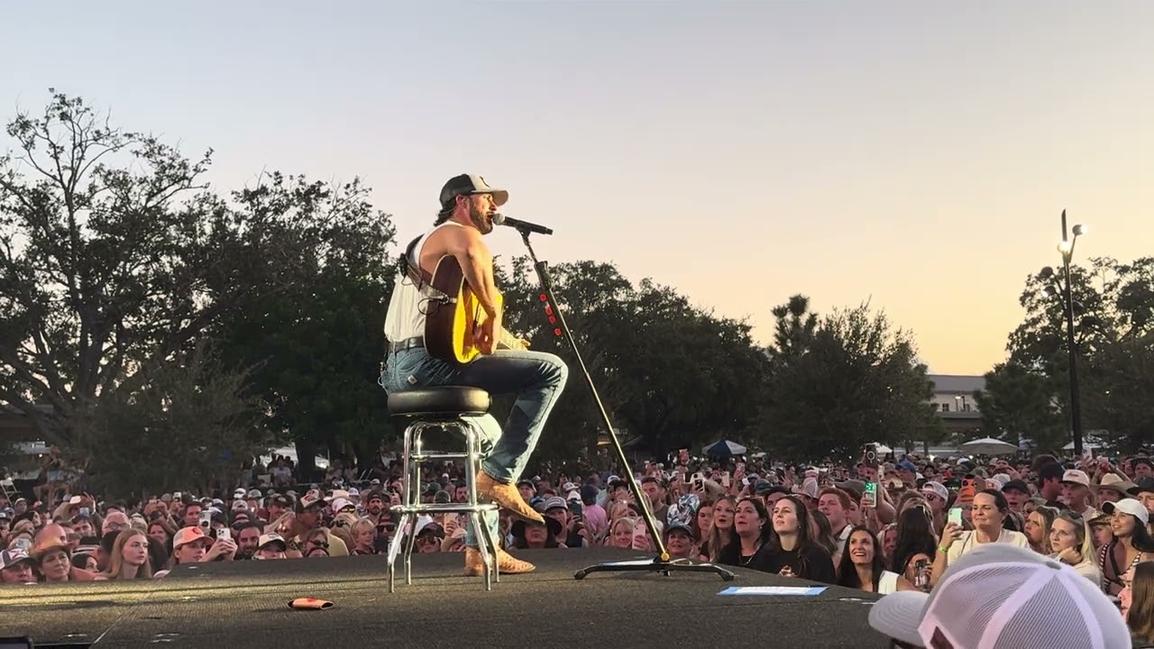 Riley Green - Hell Of A Way To Go Live at the Tampa Pig Jig in Tampa, FL - 10/21/23