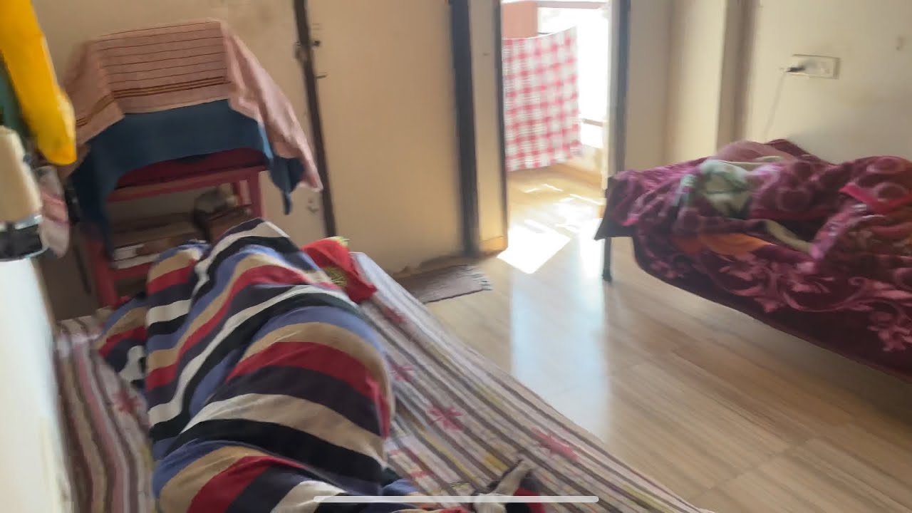 Ghar Pe Sab Sote Rehte Hai 🏠 