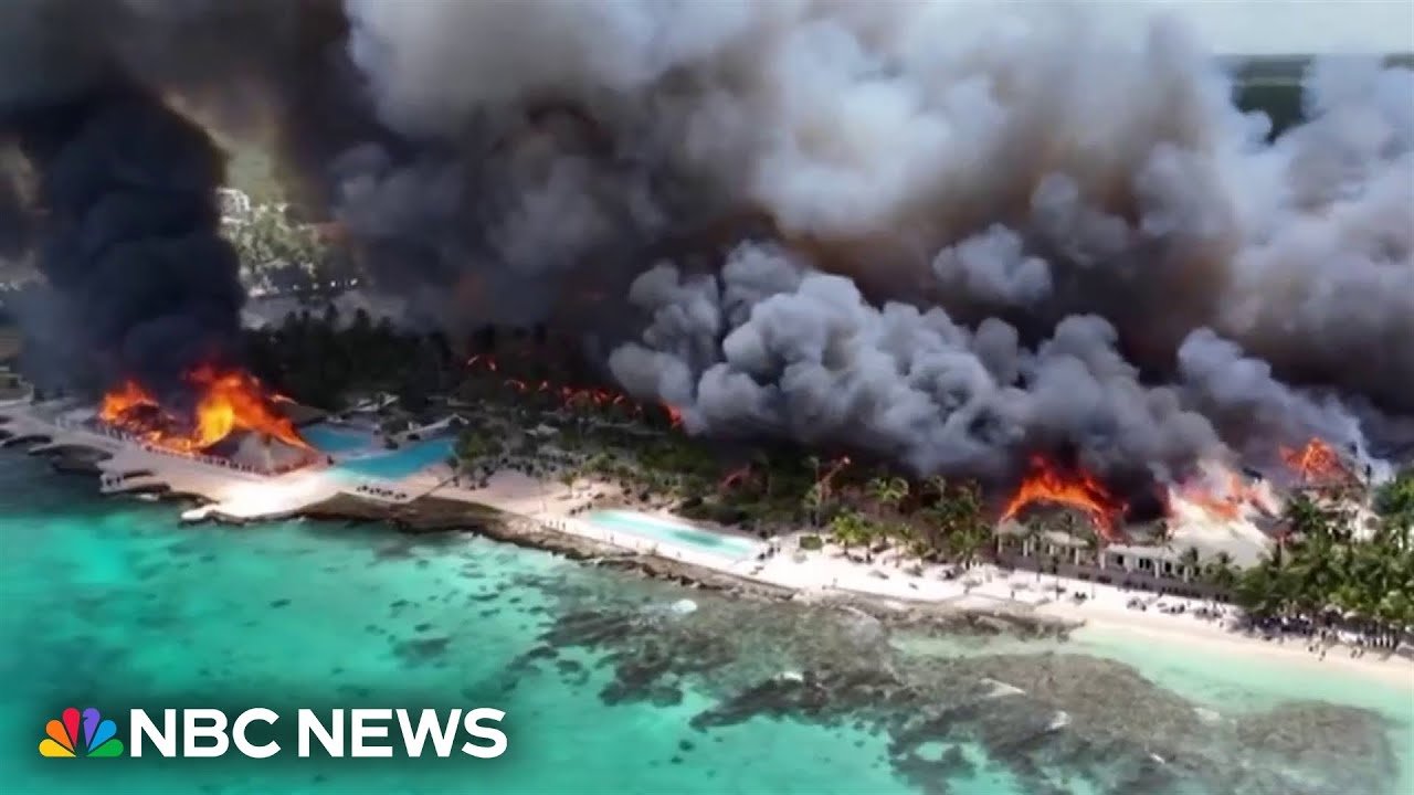 Massive fire breaks out at popular tourist resort in Dominican Republic