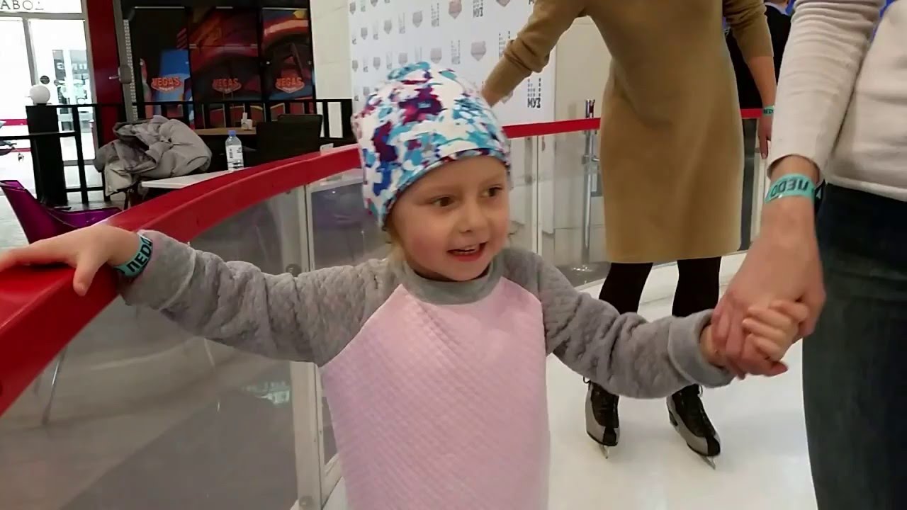 FIRST TIME ICE SKATING, Катаемся на коньках, катание на коньках, Skating Arena