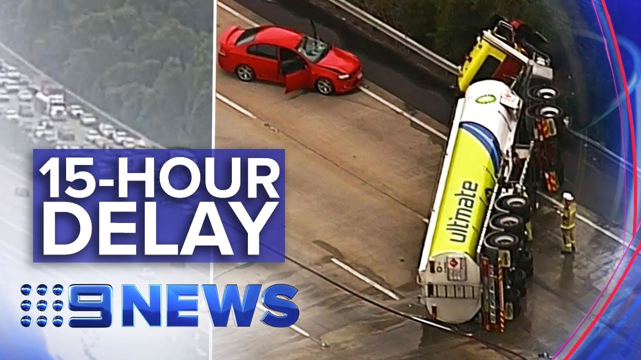 Chaos on the M1 with 15-hour delay | Nine News Australia