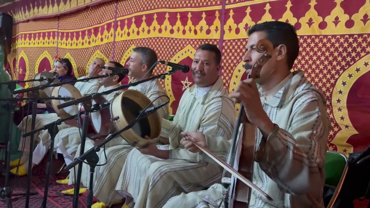 Ahidouss hassan chwaf. احسن احيدوس الاطلس الحناء حسن شواف
