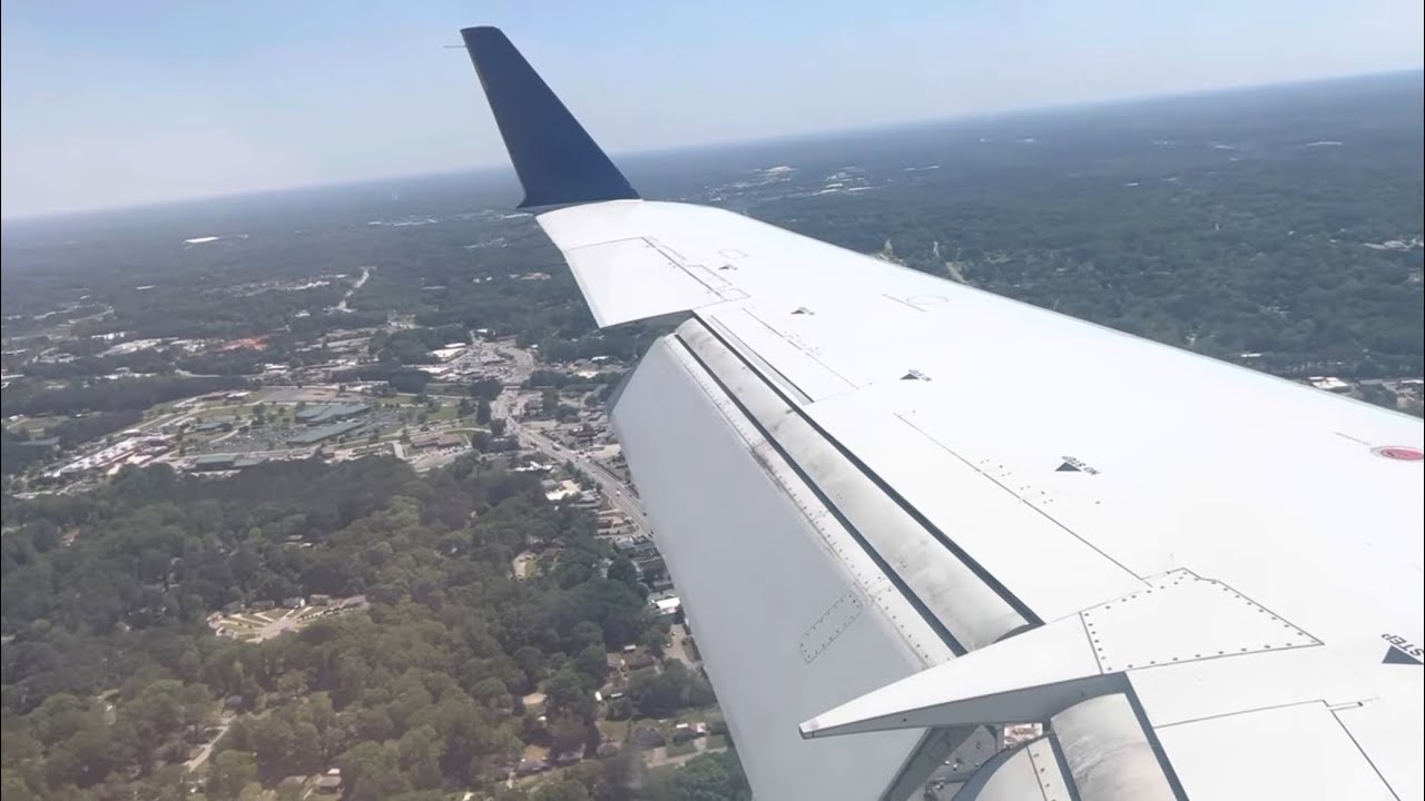 Delta Connection Bombardier CRJ-200 Landing into Atlanta (ATL)