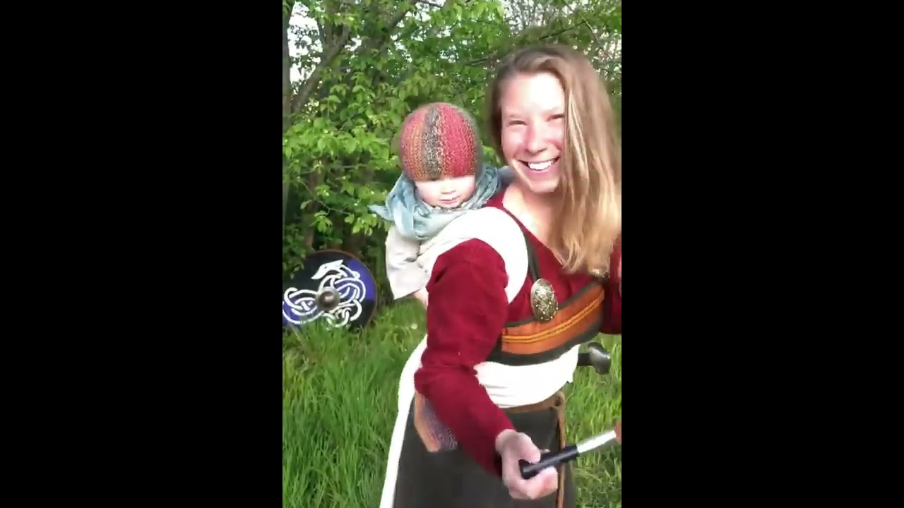 Pass the brush  - Danish viking women