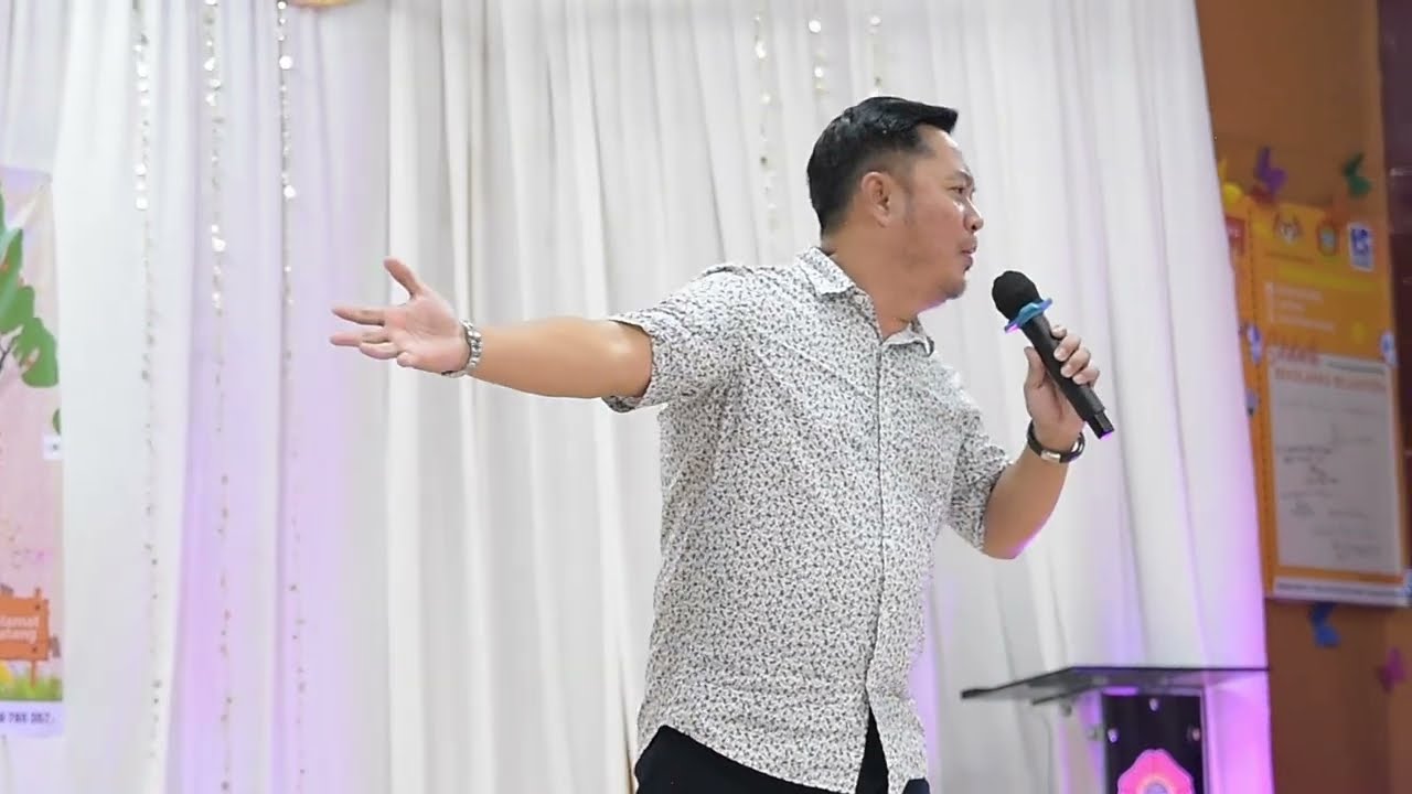 Rash Mingga ka Lasah nyanyian secara Live bagaikan d studio