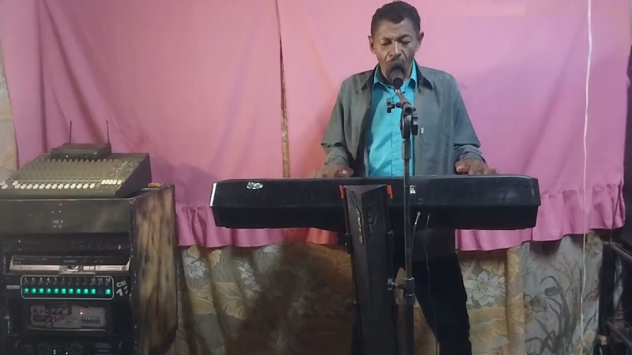 O toque da trombeta De bezerra neto navos de Jacir e Seus Teclados