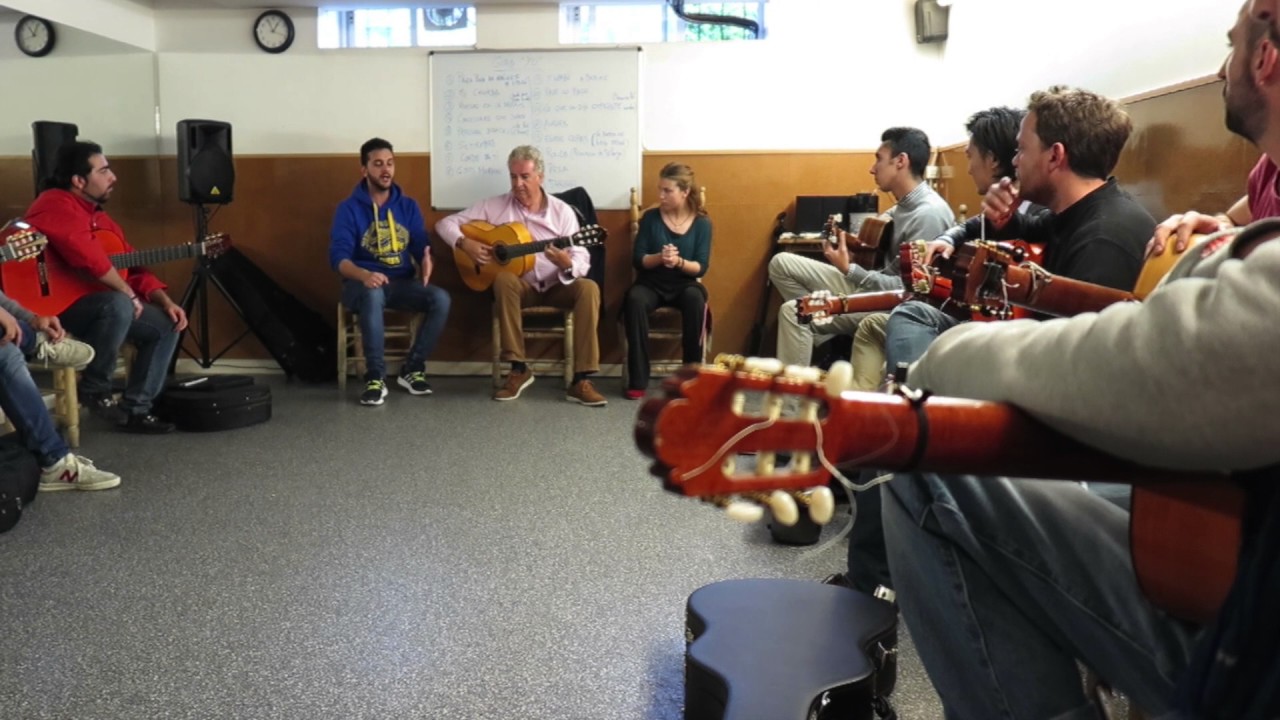Clase de Guitarra Flamenca de Acompañamiento con Paco Cortés