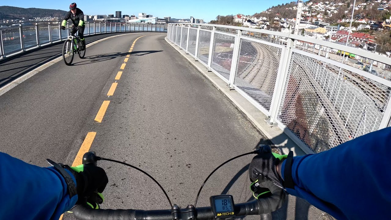 1 hour of relaxing cycling in Bergen, Norway in 4K