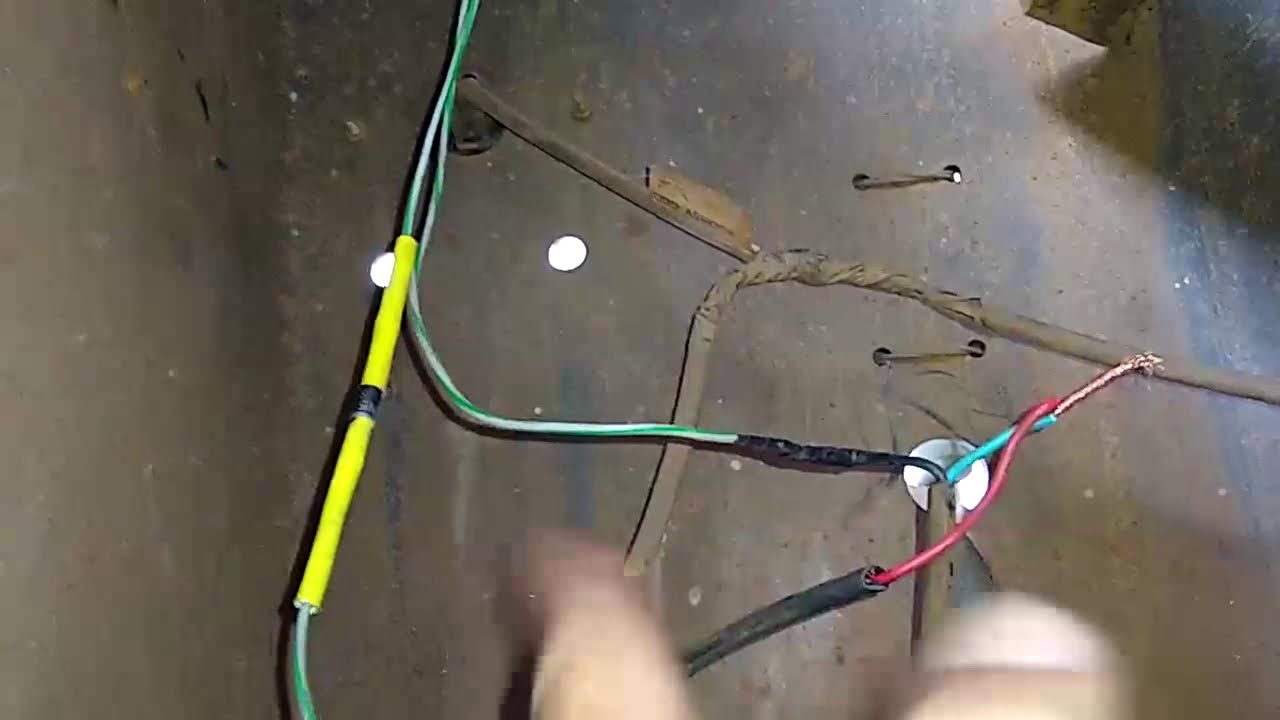 Como instalar o diodo para levantar o primeiro eixo suspensor - Carreta Randon