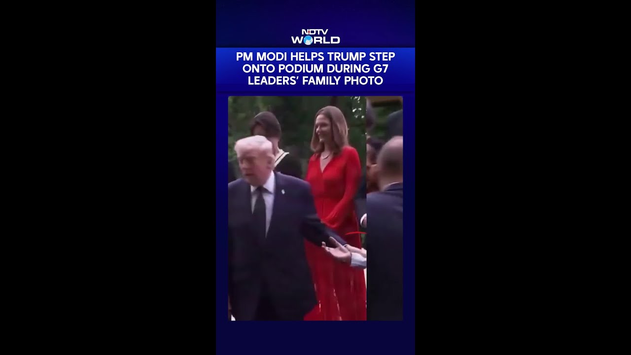 PM Modi And Trump Meeting | PM Modi Helps Trump Step Onto Podium During G7 Leaders' Family Photo
