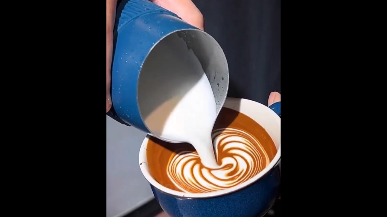 #coffeeshop #latteart #roselatte #roselatte🌹☕️ #WeekendCoffee #sundaycoffee