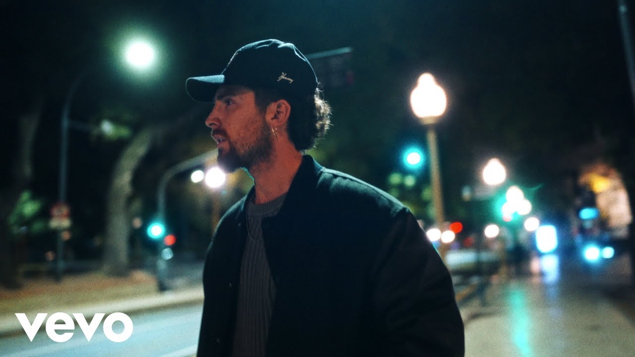 Maxi Espindola - Estrella Fugaz (Official Video)
