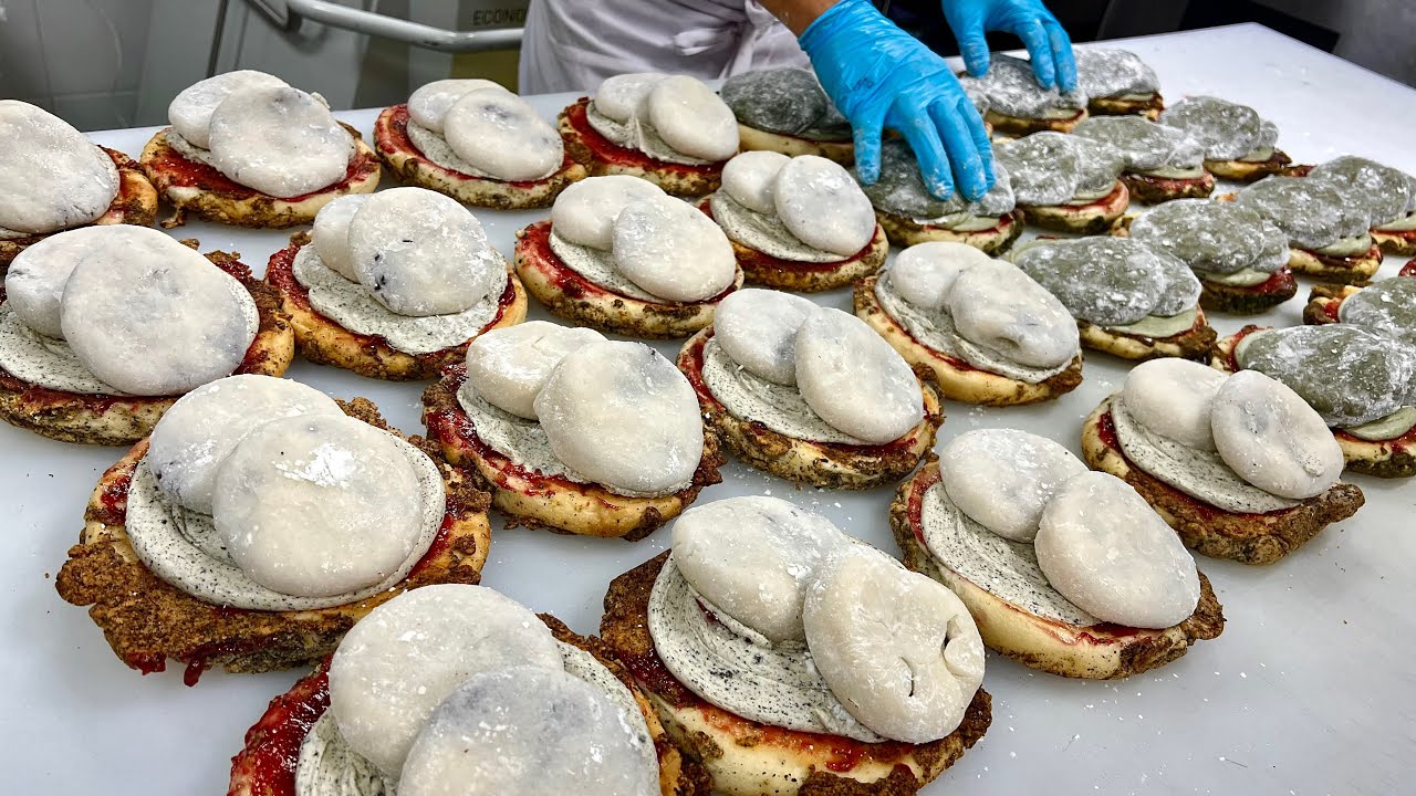 Раскупают каждый день! Массовое производство гигантского хлеба с моти — Корейская пекарня